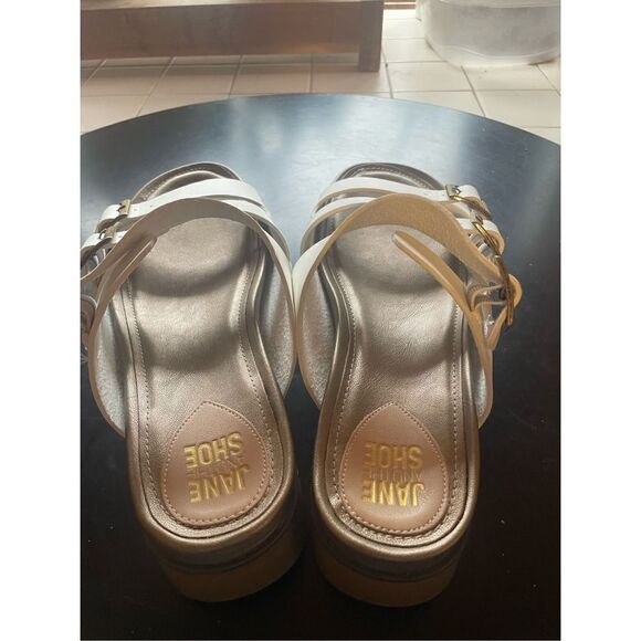 Jane and the Shoe Sandals - Picture 3 of 5